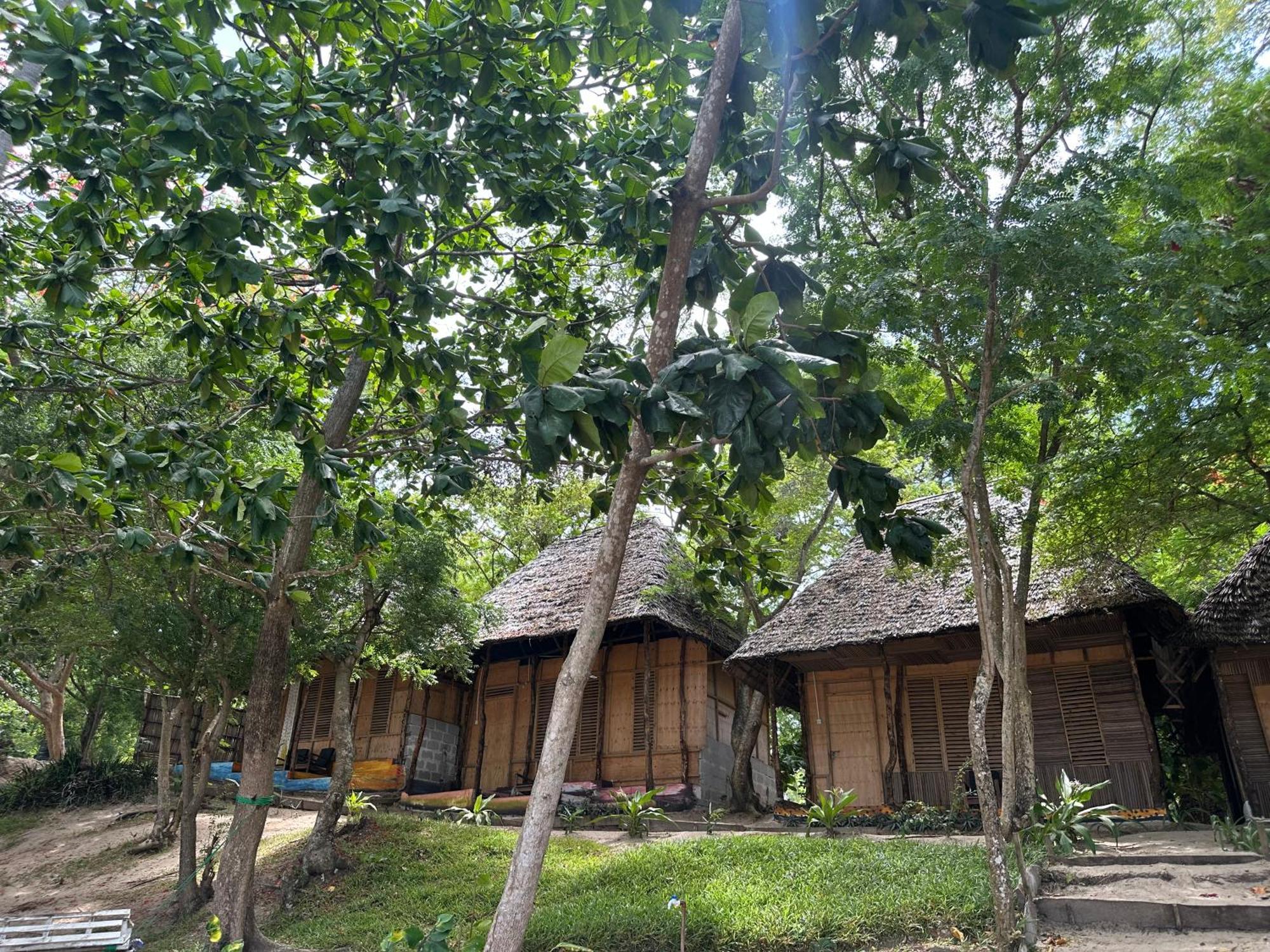Maweni Beach Bungalows Kilindoni Exterior photo