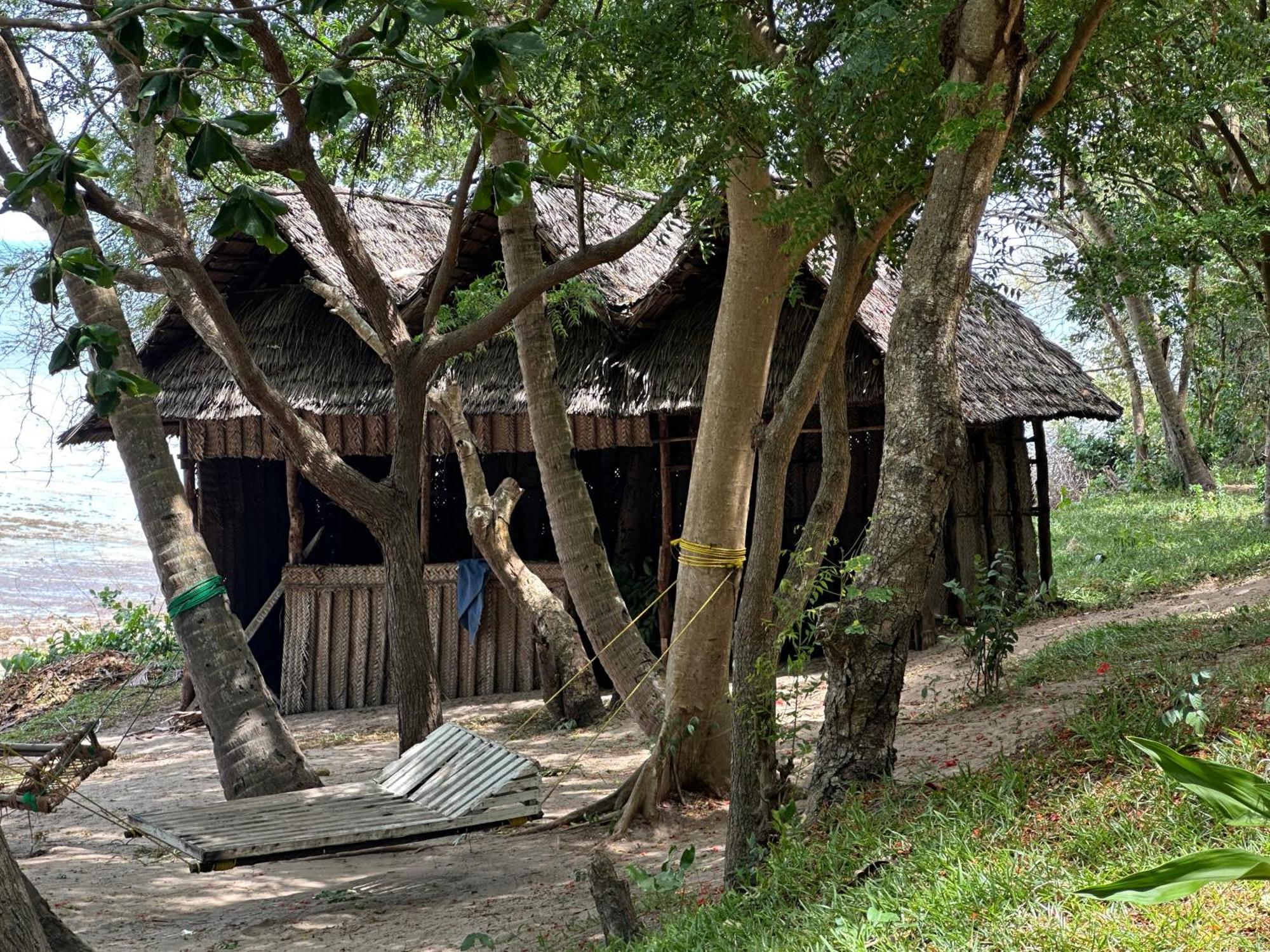 Maweni Beach Bungalows Kilindoni Exterior photo